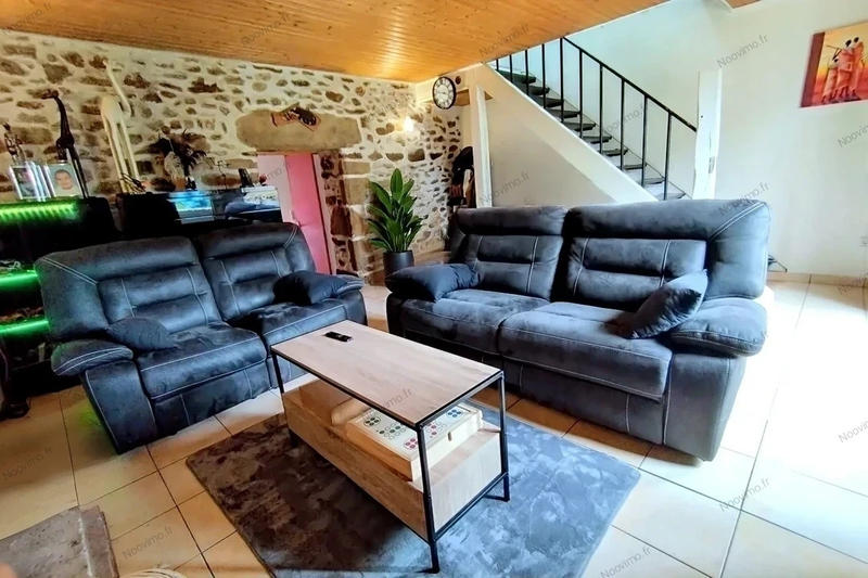 Maison en pierre - 104 m² - 5 pièces