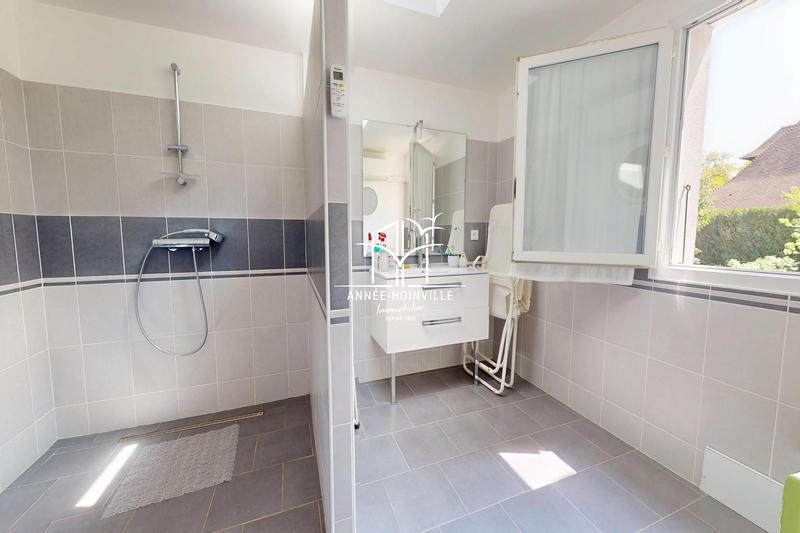 Maison traditionnelle - 120 m² - 7 pièces