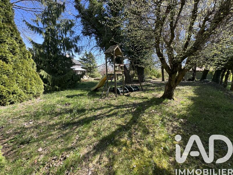 Maison - 244 m² - 8 pièces