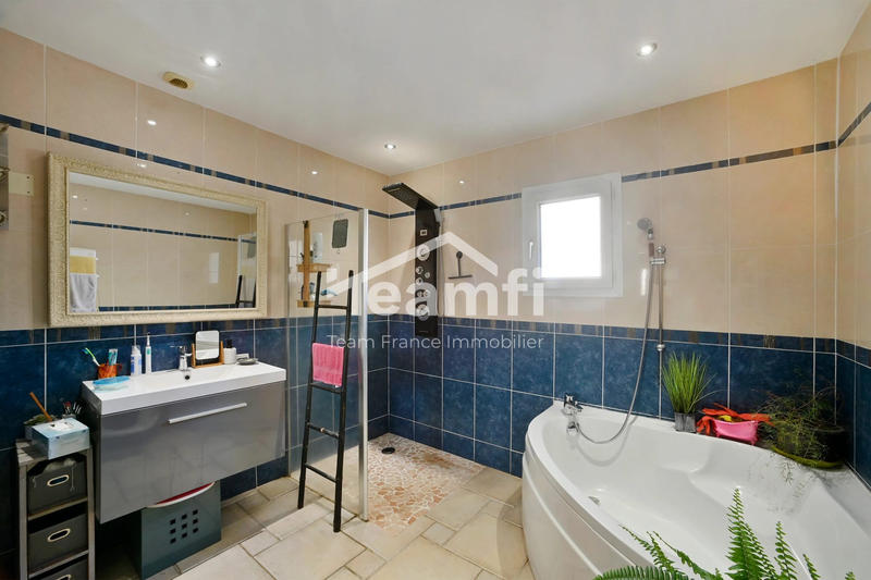 Maison - 115 m² - 4 pièces