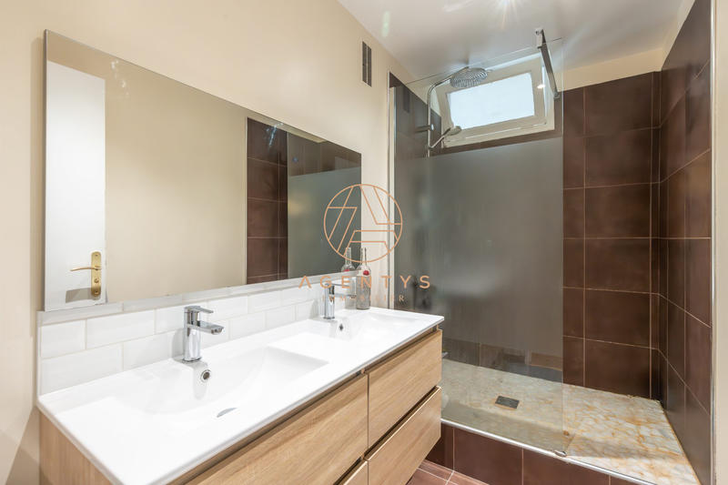 Appartement - 79 m² - 4 pièces