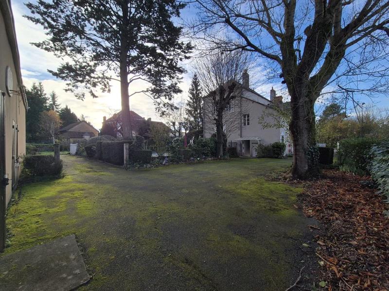 Maison - 300 m² - 7 pièces