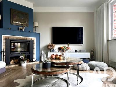 Maison - 260 m² - 9 pièces