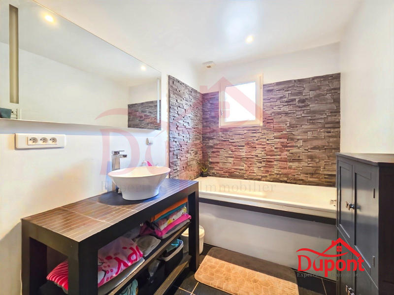 Maison - 101 m² - 7 pièces