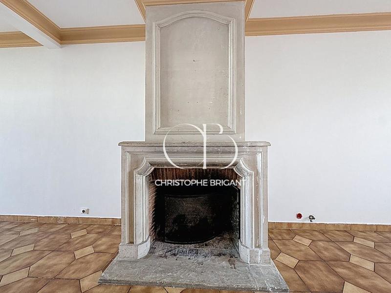 Maison - 240 m² - 10 pièces