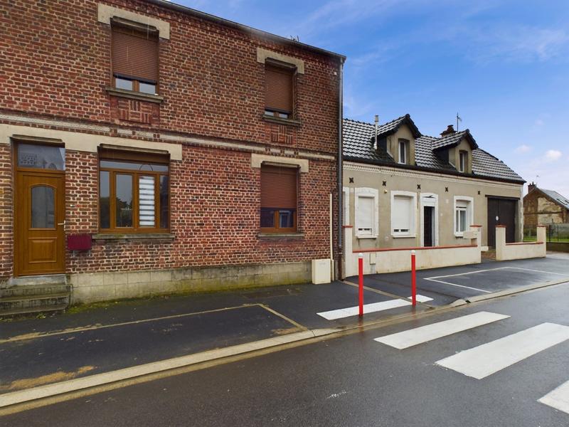 Maison - 90 m² - 5 pièces