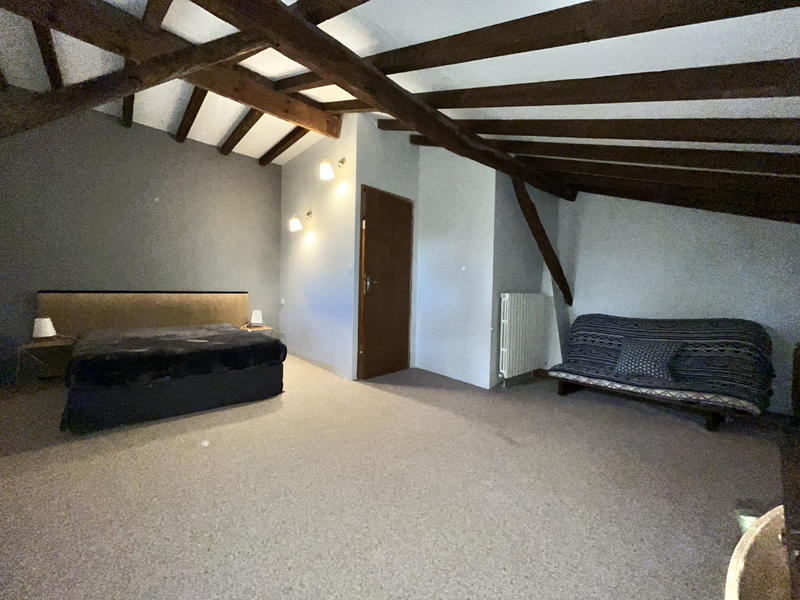 Maison - 210 m² - 6 pièces