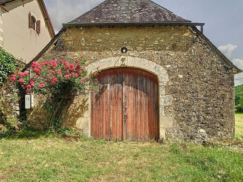 Maison - 470 m² - 20 pièces