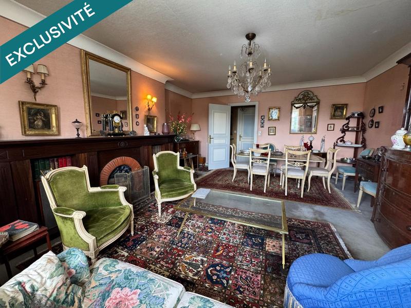 Maison - 235 m² - 9 pièces