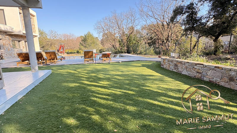 Maison contemporaine - 304 m² - 6 pièces