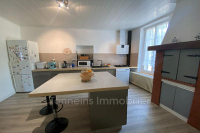 Maison - 260 m² - 8 pièces