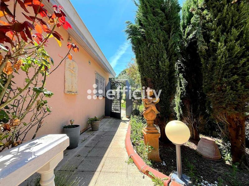 Maison - 220 m² - 7 pièces