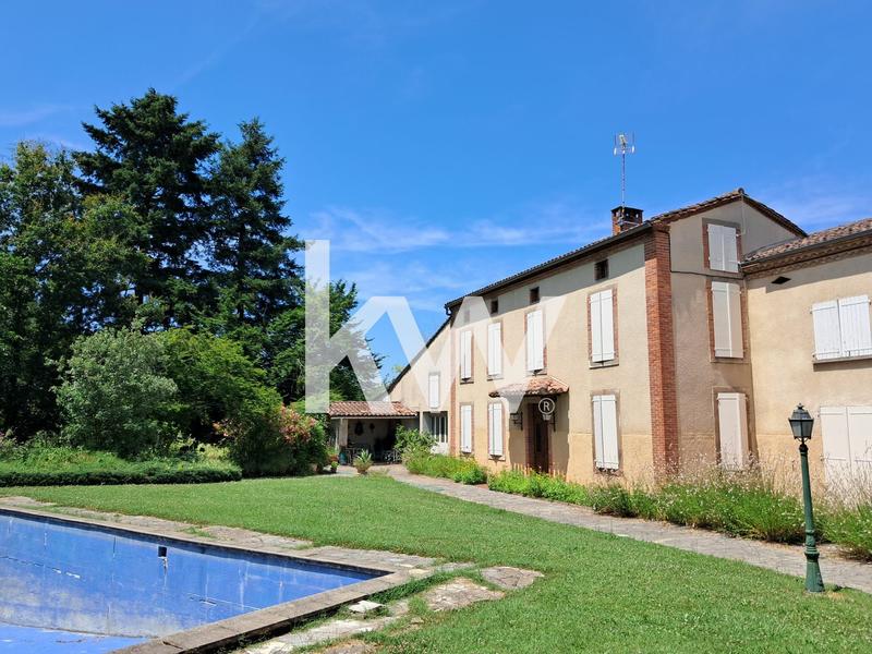 Maison - 381 m² - 10 pièces