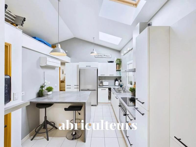 Villa - 261 m² - 12 pièces