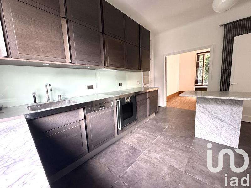 Maison - 186 m² - 8 pièces