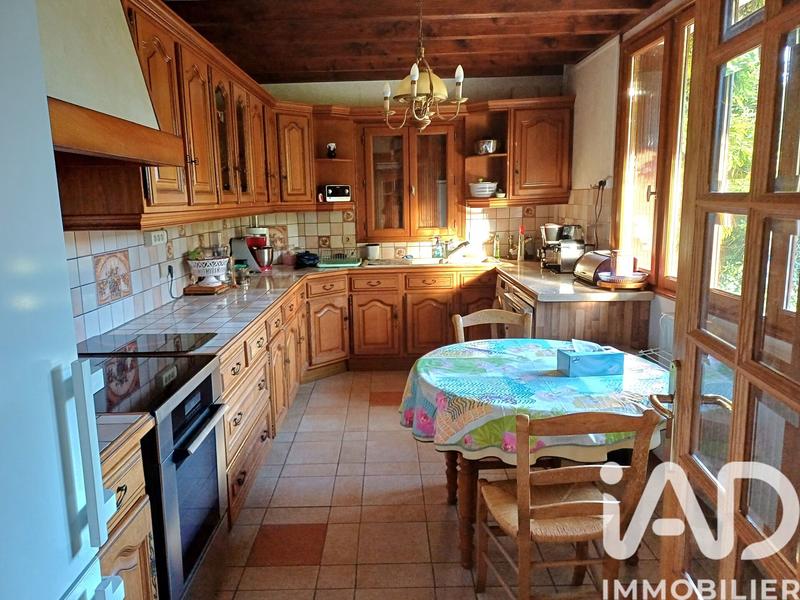 Maison - 230 m² - 8 pièces