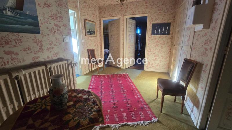 Maison - 210 m² - 8 pièces