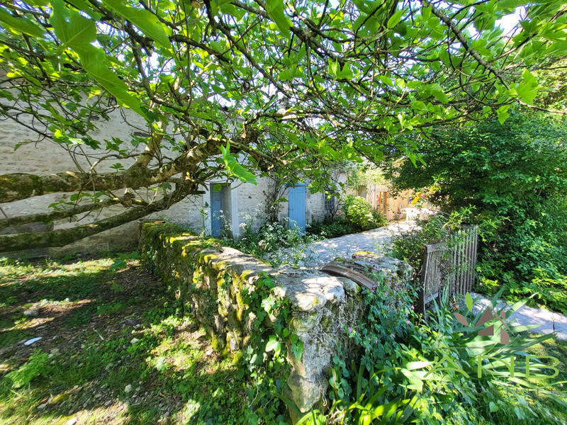 Maison - 254 m² - 10 pièces