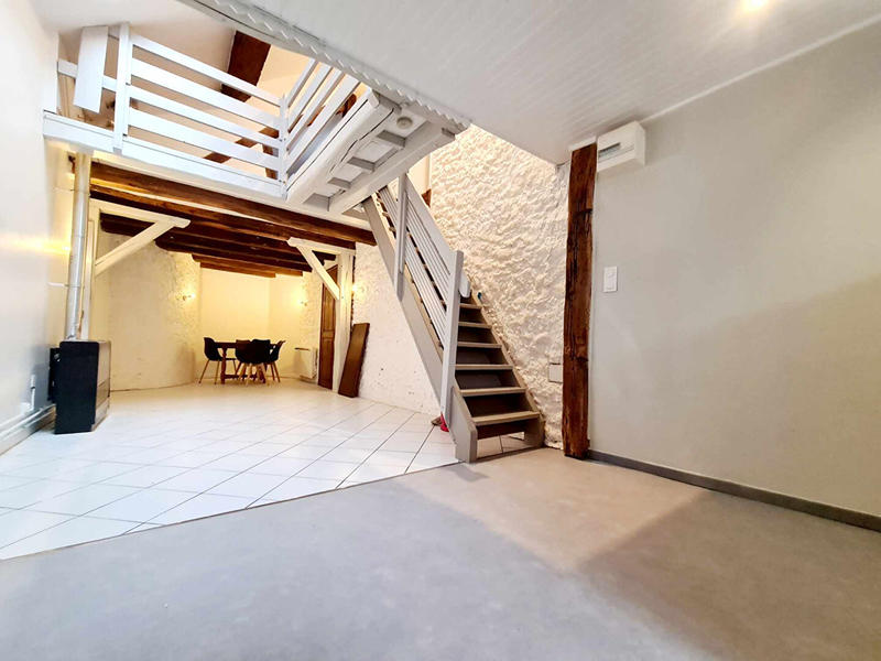 Maison - 280 m² - 10 pièces