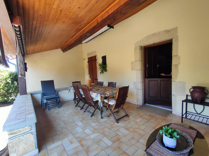 Maison - 220 m² - 8 pièces