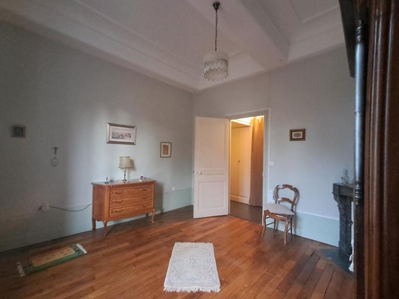 Appartement - 169 m² - 6 pièces