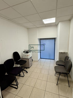 Local commercial - 102 m² - 5 pièces