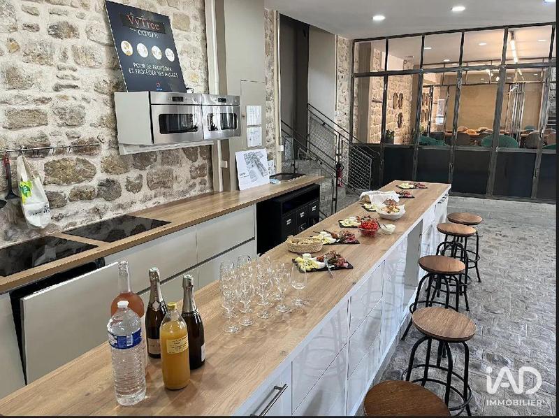 Local commercial - 1 600 m²