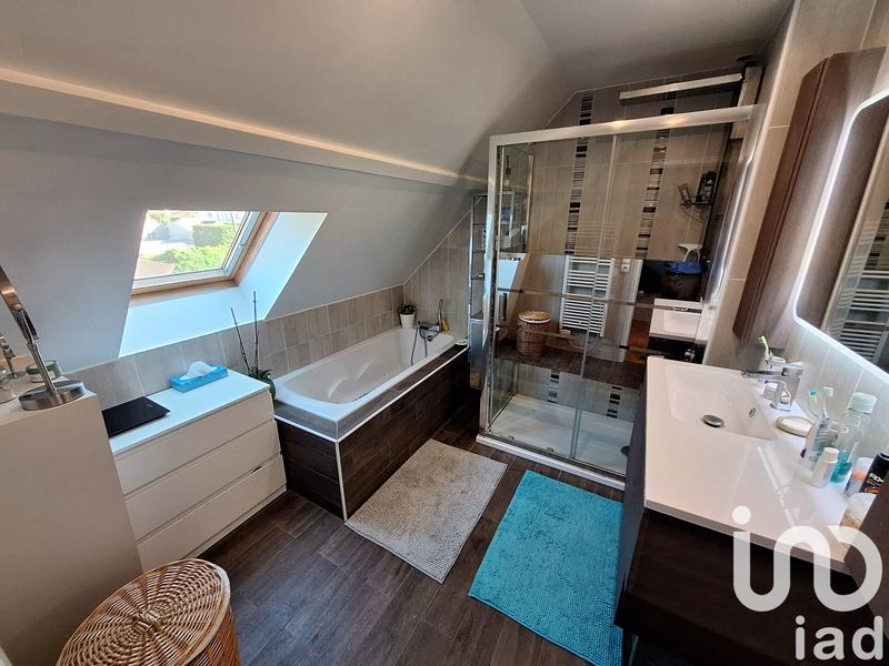 Maison - 93 m² - 5 pièces