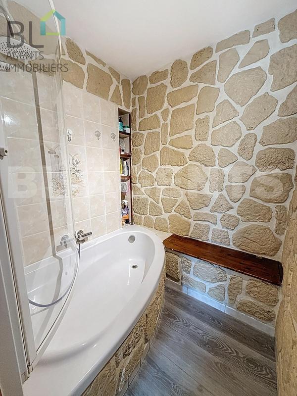 Maison - 92 m² - 7 pièces