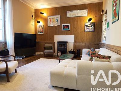 Maison - 201 m² - 7 pièces