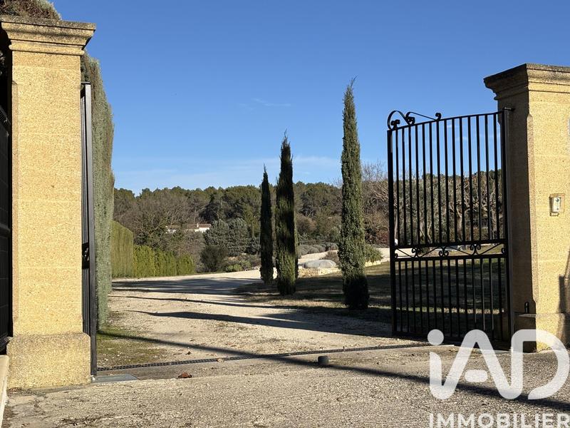 Maison - 260 m² - 7 pièces