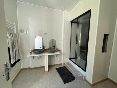 Maison - 177 m² - 7 pièces