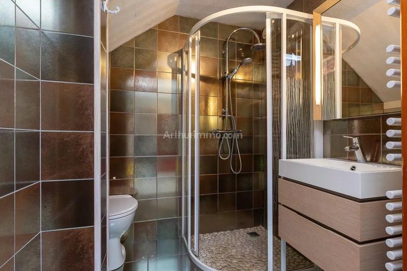 Maison - 275 m² - 12 pièces