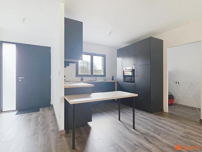 Maison - 97 m² - 5 pièces