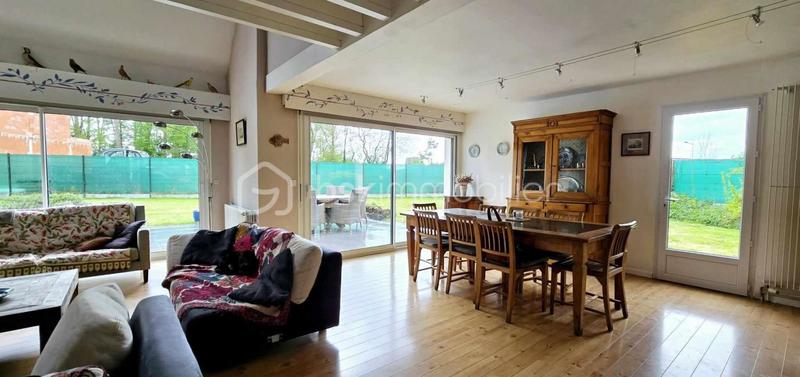 Maison - 300 m² - 8 pièces