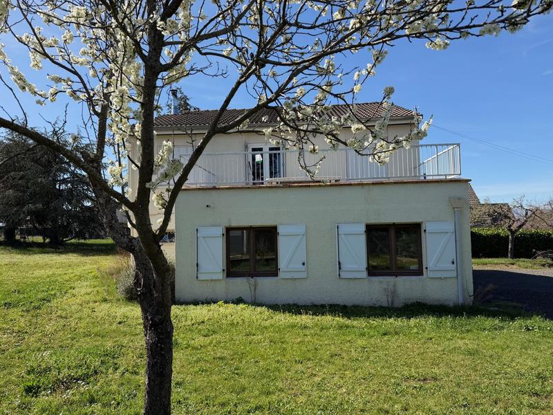 Maison traditionnelle - 90 m² - 4 pièces