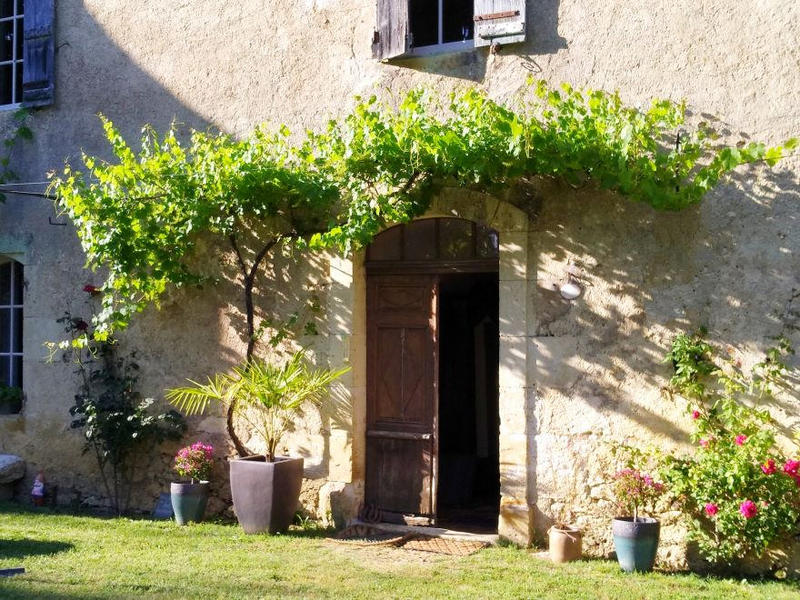 Maison en pierre - 253 m² - 10 pièces