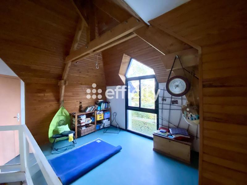 Maison - 235 m² - 7 pièces