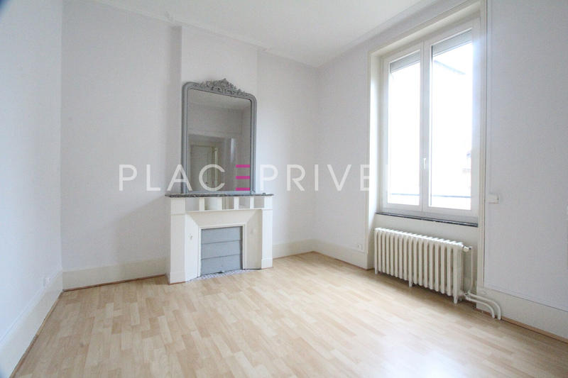 Maison - 203 m² - 9 pièces