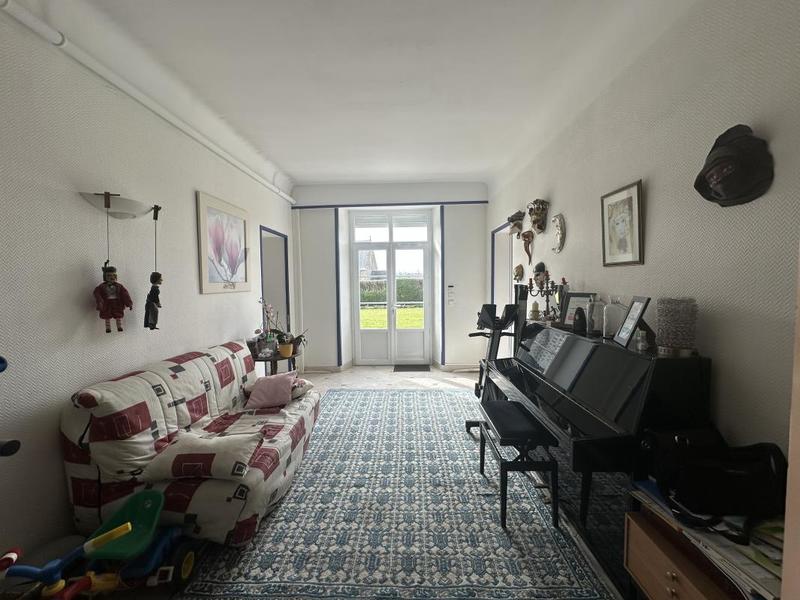 Maison - 308 m² - 10 pièces