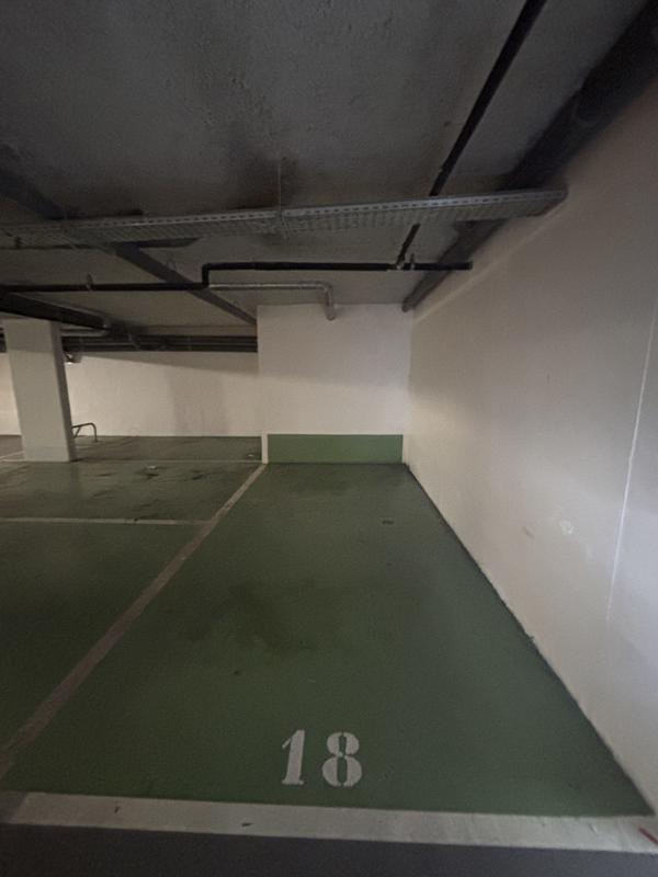 Parking / Garage - 12 m²