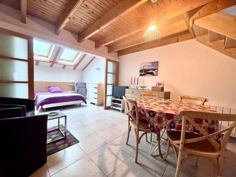 Maison - 98 m² - 8 pièces