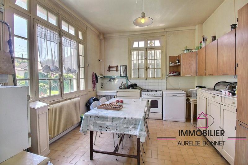 Maison - 182 m² - 8 pièces