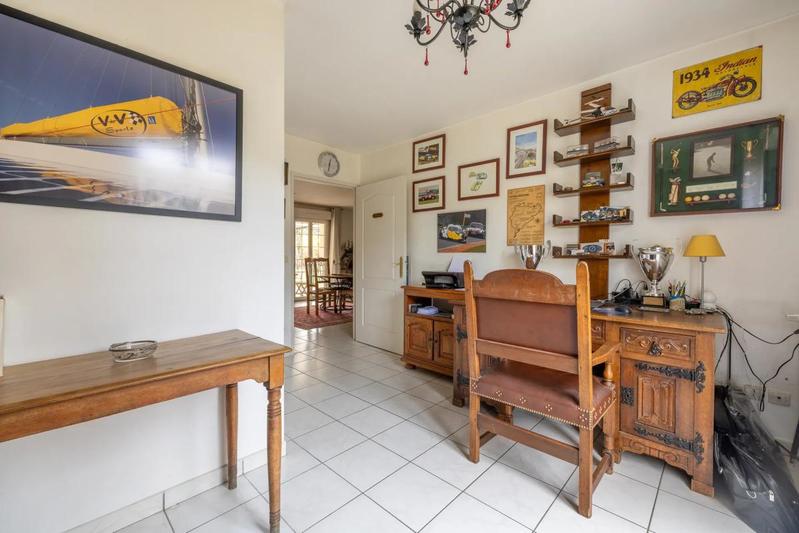 Maison - 181 m² - 8 pièces