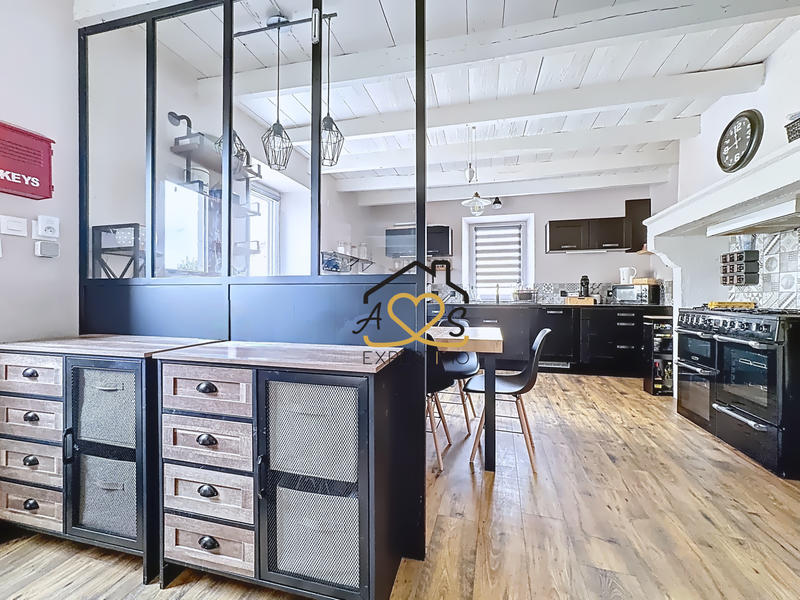 Maison - 168 m² - 6 pièces