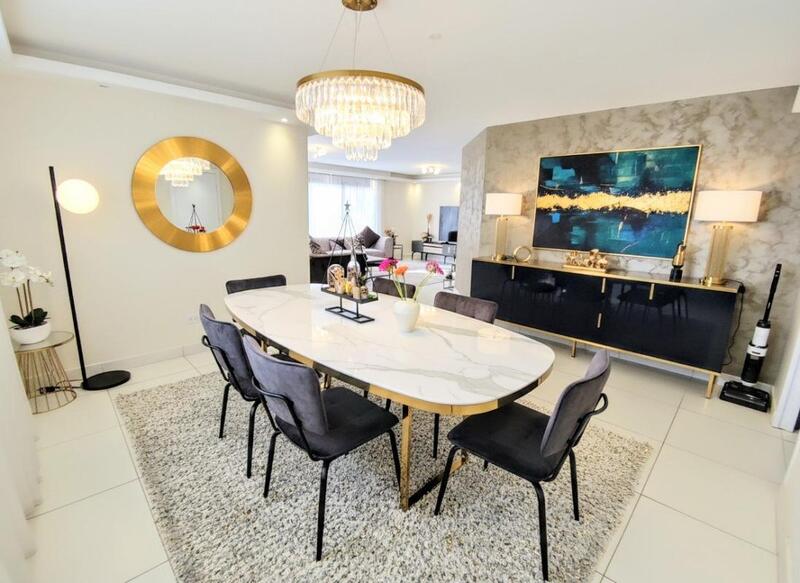 Villa - 245 m² - 7 pièces