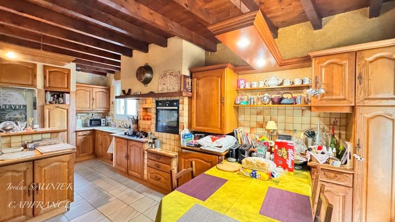 Maison - 230 m² - 10 pièces