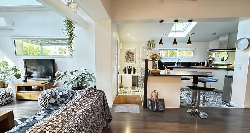 Villa - 222 m² - 10 pièces