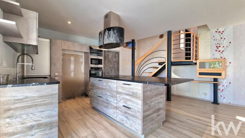 Maison - 268 m² - 8 pièces