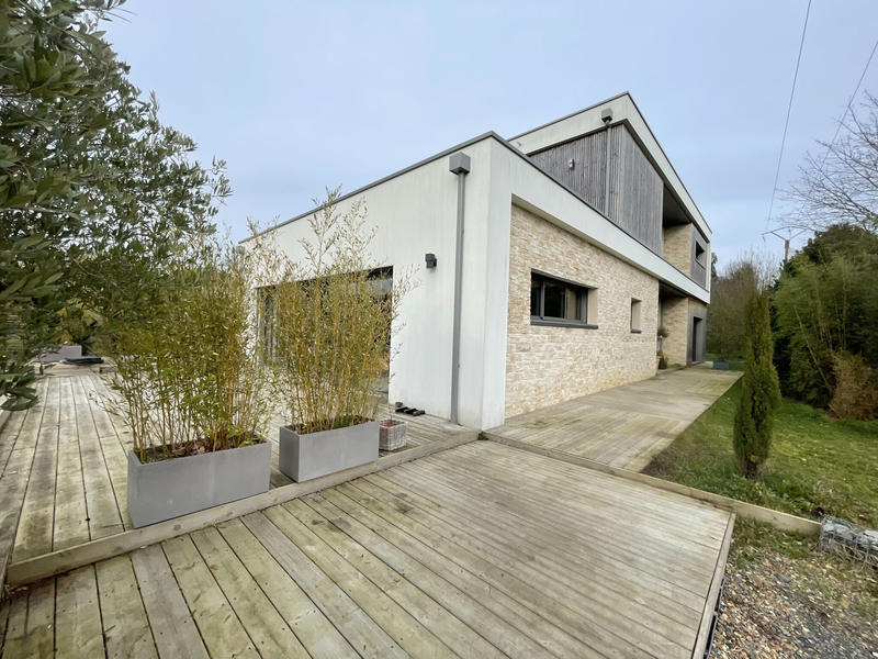 Maison - 217 m² - 6 pièces